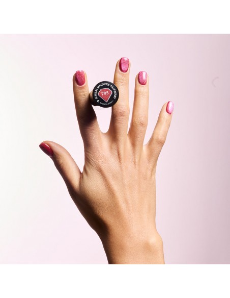 Semilac 795 Magnetic Raspberry 7 ml.